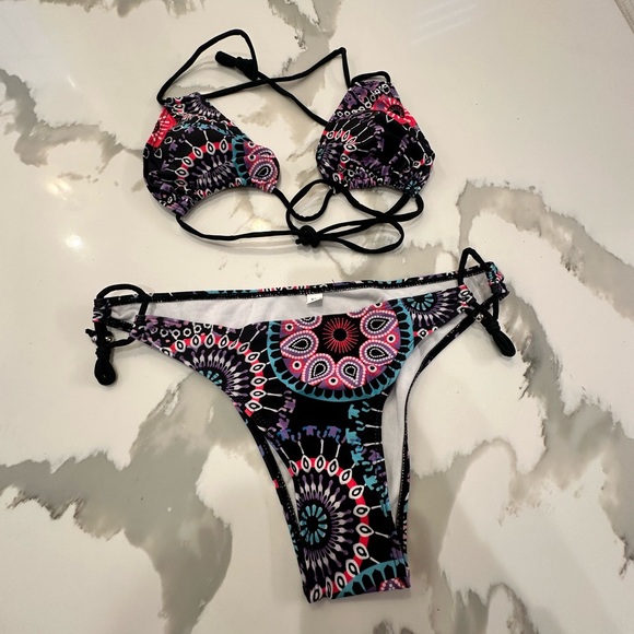 New no tags. Starburst bikini set black multi size XL - Picture 1 of 9